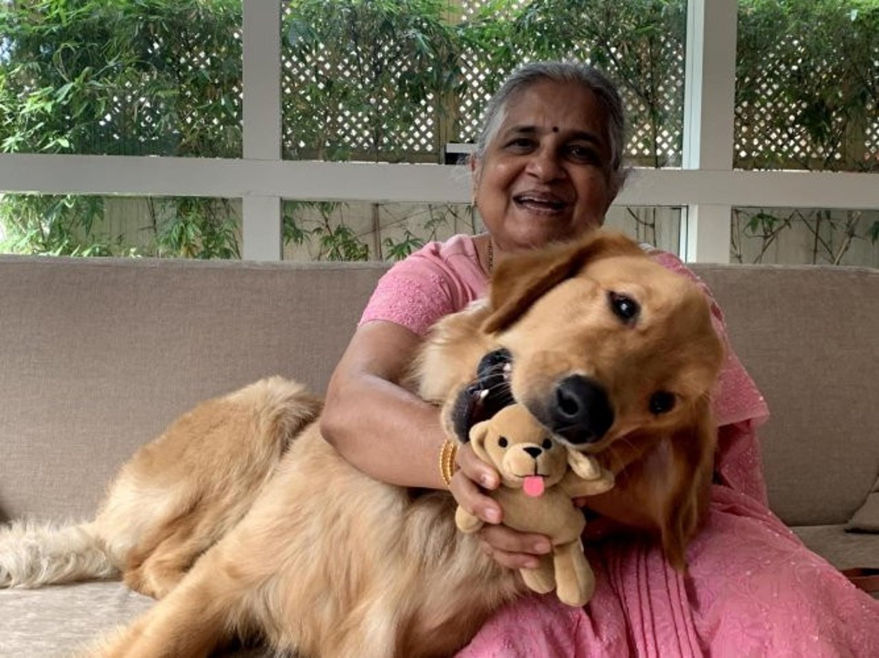 Sudha Murty with dog