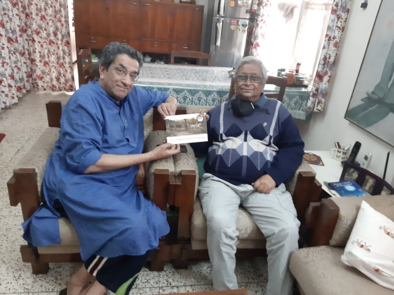 Actor Sabyasachi Chakrabarty with wildlifer Heerak Nandy in his residence in Kolkata on 28th December 2021 Photograph